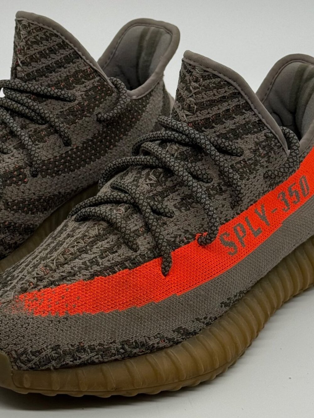 adidas Yeezy Boost 350 V2 Carbon Beluga Low Top Sneakers Sz 10.5 - Picture 2 of 7